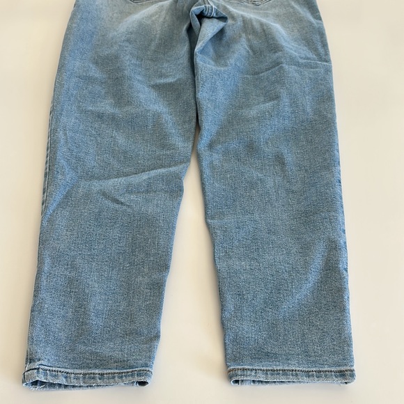 Levi’s Silver Tab Women’s Stretch High Mom Jeans - Picture 6 of 12